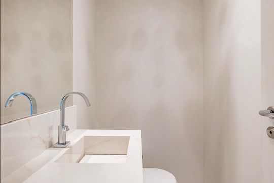 Banheiro de apartamento à venda com 3 quartos, 139m² em Tamboré, Santana de Parnaíba
