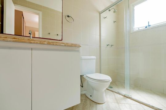 Banheiro de apartamento à venda com 3 quartos, 139m² em Tamboré, Santana de Parnaíba