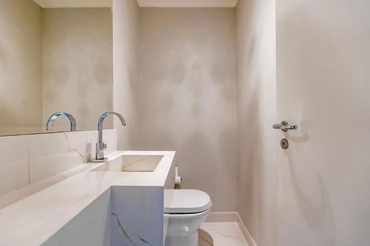 Banheiro de apartamento para alugar com 3 quartos, 139m² em Tamboré, Santana de Parnaíba