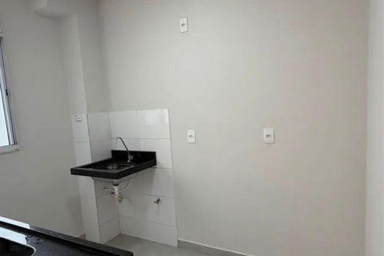 Área de serviço de apartamento para alugar com 2 quartos, 62m² em Jardim das Margaridas, Salvador
