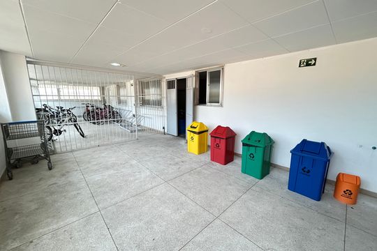 Área comum de apartamento para alugar com 2 quartos, 90m² em Vila Valqueire, Rio de Janeiro