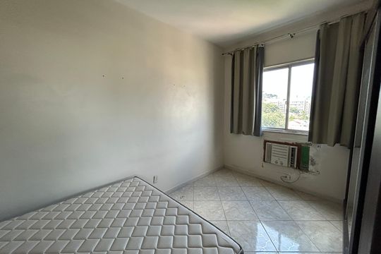 Quarto 2 de apartamento para alugar com 2 quartos, 90m² em Vila Valqueire, Rio de Janeiro