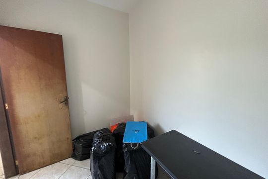 Quarto de Serviço de apartamento para alugar com 2 quartos, 90m² em Vila Valqueire, Rio de Janeiro