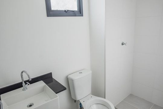 Banheiro de apartamento à venda com 1 quarto, 24m² em Vila Olímpia, São Paulo