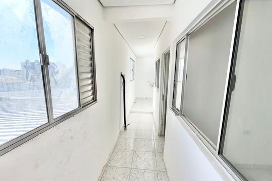 Corredor de apartamento para alugar com 1 quarto, 35m² em Jardim Primavera, São Paulo