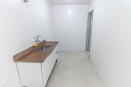 Cozinha e Área de Serviço de casa para alugar com 2 quartos, 100m² em Vila Oratorio, São Paulo