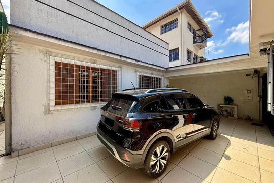 Garagem  de casa à venda com 3 quartos, 220m² em Vila Congonhas, São Paulo