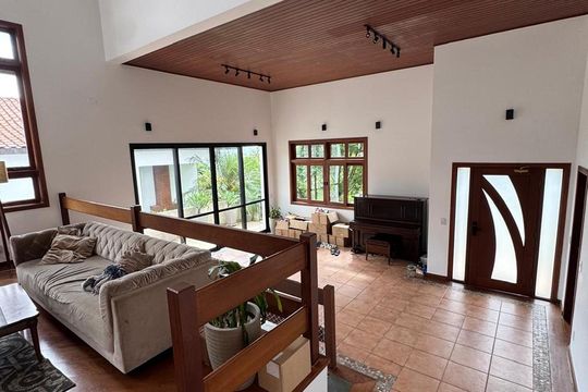 Sala de casa de condomínio para alugar com 4 quartos, 488m² em Alphaville 10, Santana de Parnaíba