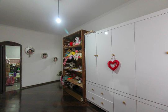 Casa para alugar com 4 quartos, 300m² em Cidade Satelite Santa Barbara, São Paulo