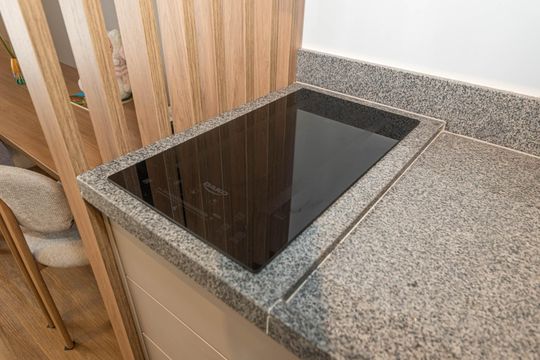 Cozinha de kitnet/studio à venda com 1 quarto, 24m² em Vila Cordeiro, São Paulo
