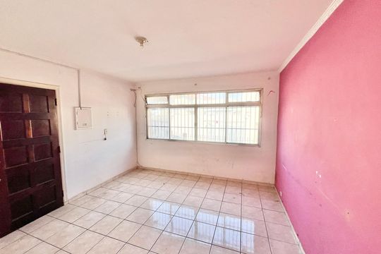 Sala de casa à venda com 2 quartos, 170m² em Vila Santa Maria, São Paulo