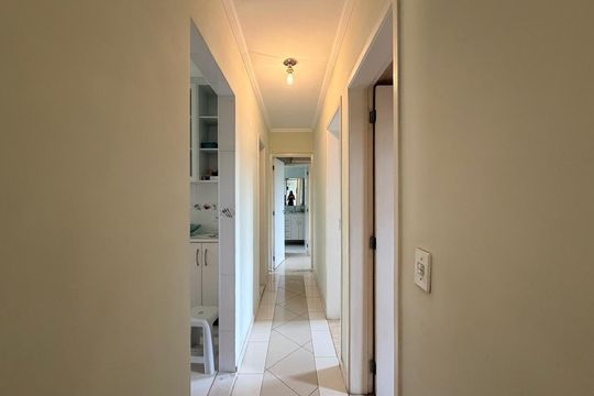 Corredor de apartamento à venda com 3 quartos, 76m² em Vila Amélia, São Paulo
