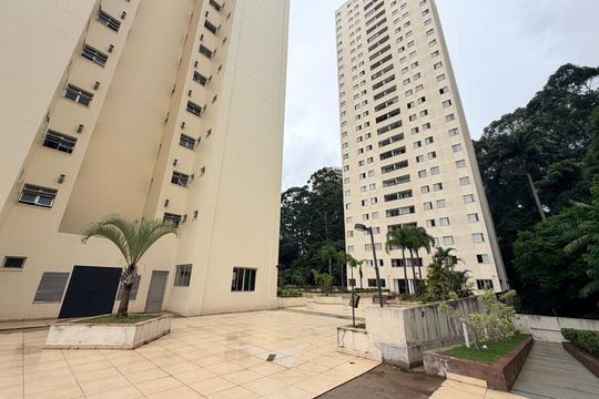 Fachada de apartamento à venda com 3 quartos, 76m² em Vila Amélia, São Paulo