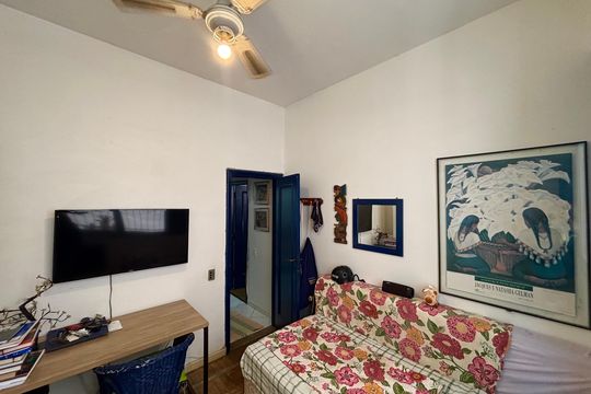Quarto 1 de apartamento à venda com 2 quartos, 75m² em Ipanema, Rio de Janeiro