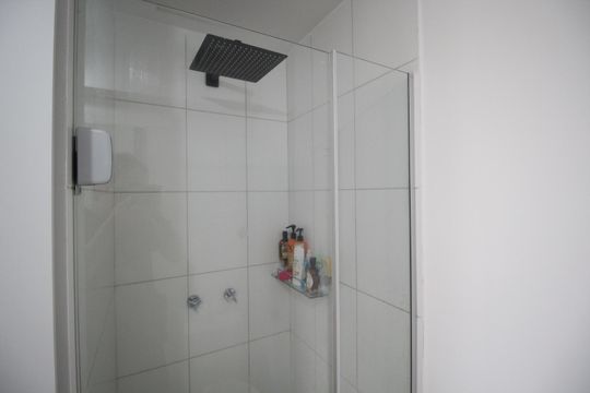 Banheiro de apartamento para alugar com 2 quartos, 54m² em Bom Jesus, Porto Alegre