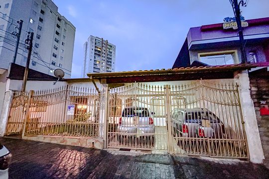Fachada com Plaquinha de casa à venda com 5 quartos, 500m² em Chácara Santo Antônio (zona Leste), São Paulo