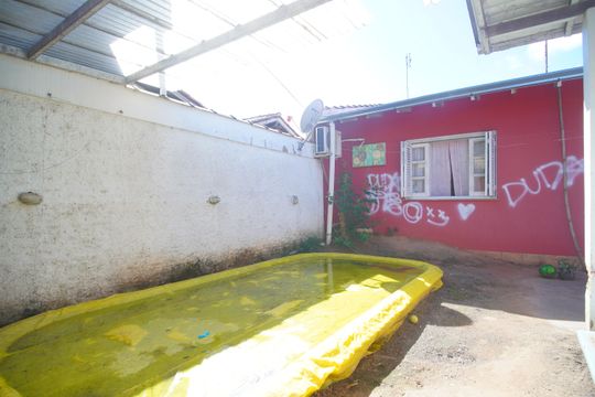 Piscina de casa à venda com 3 quartos, 144m² em Feitoria, São Leopoldo