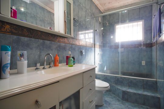 Banheiro 1 de casa à venda com 3 quartos, 144m² em Feitoria, São Leopoldo