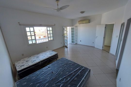 Quarto de casa para alugar com 5 quartos, 270m² em Barra de Maricá, Maricá