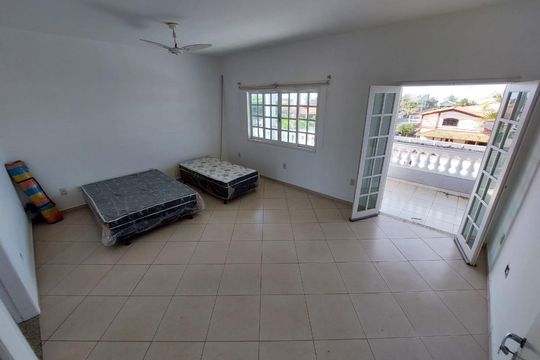 Quarto de casa para alugar com 5 quartos, 270m² em Barra de Maricá, Maricá