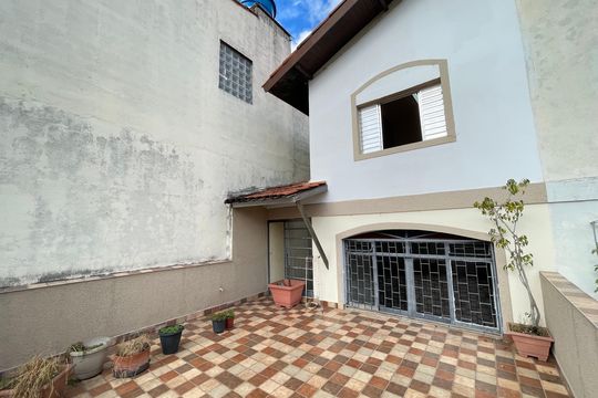 Fachada de casa à venda com 4 quartos, 200m² em Jardim Esmeralda, São Paulo