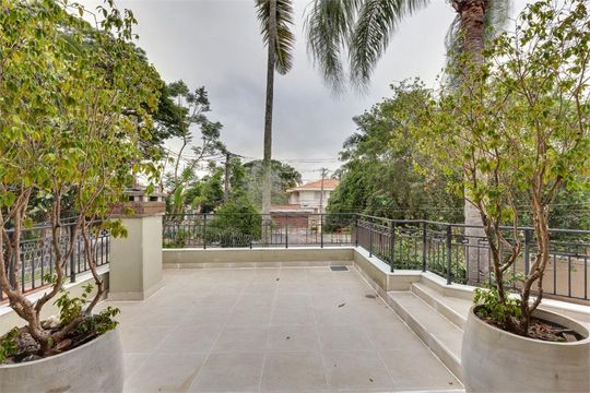 Casa à venda com 5 quartos, 200m² em Santo Amaro, São Paulo