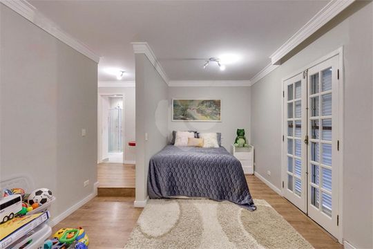 Casa à venda com 5 quartos, 200m² em Santo Amaro, São Paulo