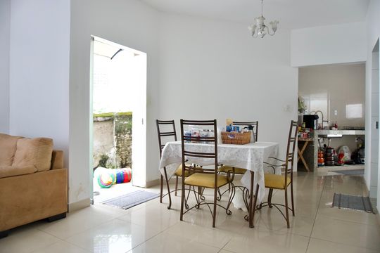 Casa à venda com 2 quartos, 351m² em Santa Tereza, Belo Horizonte