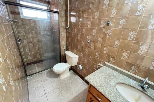 Banheiro de apartamento à venda com 2 quartos, 67m² em Todos Os Santos, Rio de Janeiro