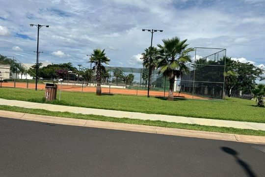 Condomínio de casa de condomínio para alugar com 5 quartos, 253m² em Nova Uberlândia, Uberlândia