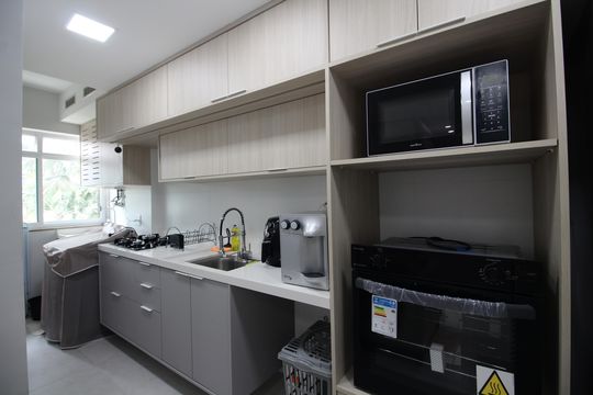 Cozinha de apartamento à venda com 1 quarto, 85m² em Barra da Tijuca, Rio de Janeiro