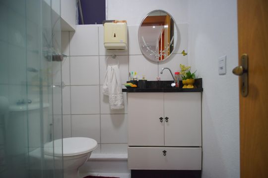 Banheiro de apartamento à venda com 2 quartos, 44m² em São Miguel, São Leopoldo