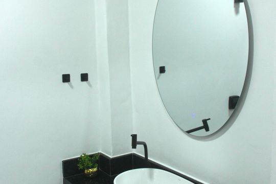 Banheiro de kitnet/studio para alugar com 1 quarto, 25m² em José Menino, Santos