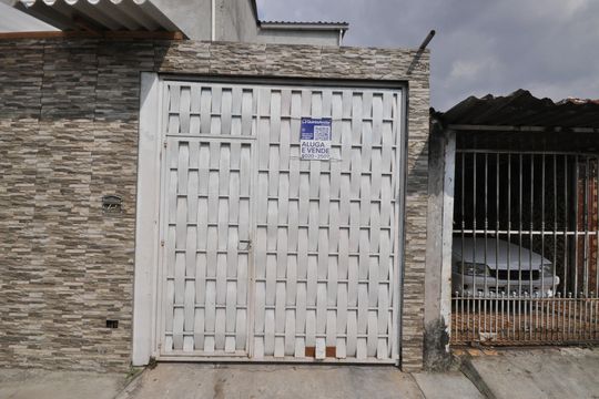 Fachada de casa à venda com 2 quartos, 120m² em Vila Nova Carolina, São Paulo
