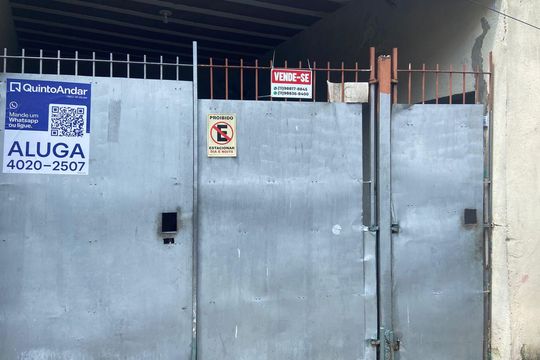 Fachada de casa à venda com 3 quartos, 100m² em São Pedro, Osasco