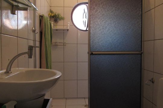 Banheiro 1 de casa à venda com 3 quartos, 100m² em São Pedro, Osasco