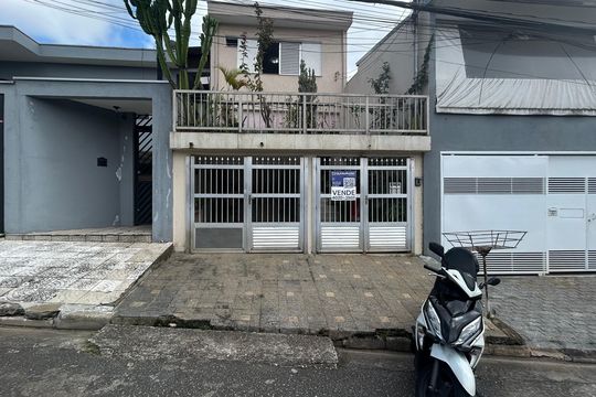 Fachada de casa à venda com 3 quartos, 174m² em Cupecê, São Paulo