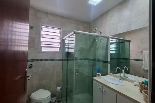Banheiro de casa à venda com 3 quartos, 180m² em Freguesia do Ó, São Paulo