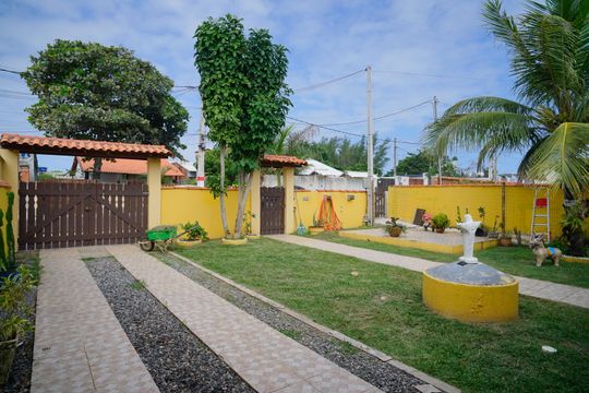 Quintal de casa para alugar com 3 quartos, 110m² em Ponta Negra, Maricá