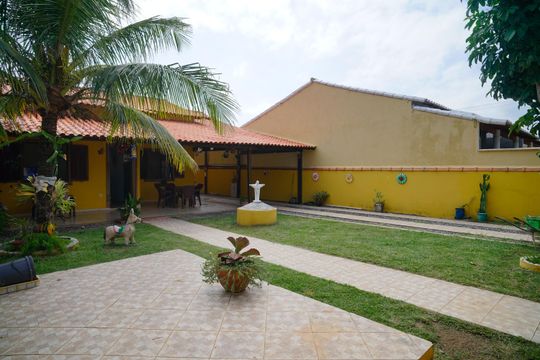 Quintal de casa para alugar com 3 quartos, 110m² em Ponta Negra, Maricá