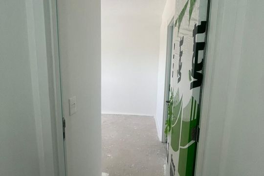 Corredor de apartamento à venda com 2 quartos, 59m² em Vila Militar, Barueri