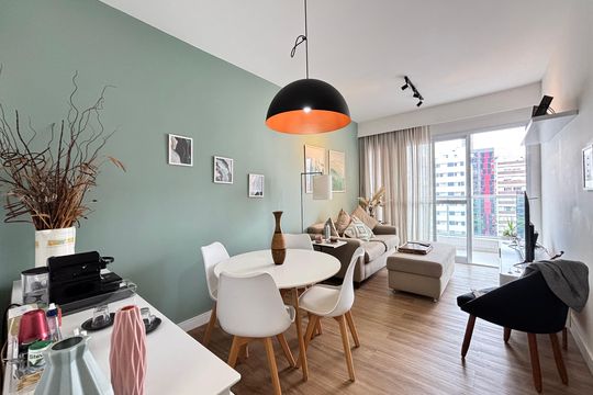 Sala de apartamento à venda com 2 quartos, 63m² em Vila Olímpia, São Paulo