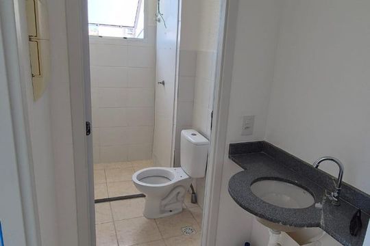 Banheiro de apartamento para alugar com 2 quartos, 45m² em Jardim Paraiso, Jacareí
