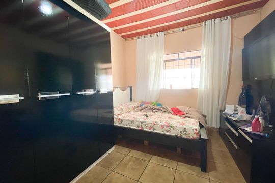 Casa à venda com 3 quartos, 303m² em Inconfidentes, Contagem