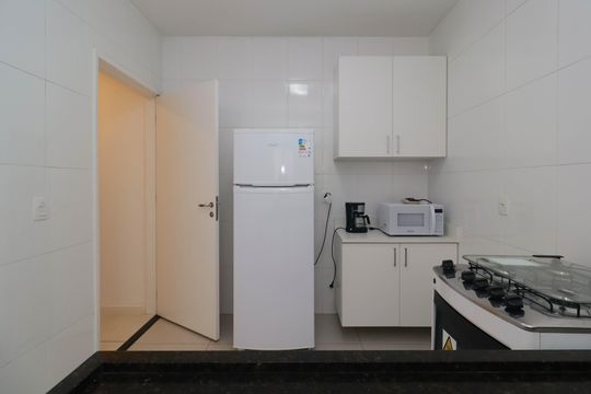 Cozinha de apartamento para alugar com 1 quarto, 41m² em Sumaré, São Paulo