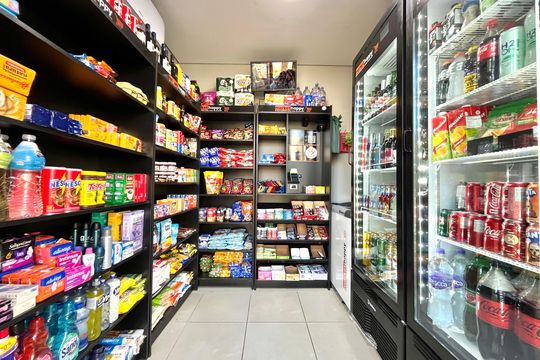 Área comum - Mercado de apartamento para alugar com 1 quarto, 27m² em Jardim Itacolomi, São Paulo