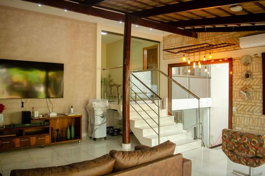 Casa à venda com 3 quartos, 689m² em Jardim Novo Mundo, Goiânia