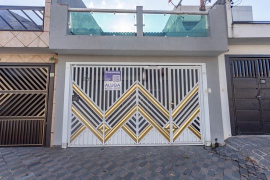 Fachada + placa  de casa para alugar com 4 quartos, 200m² em Suiço, São Bernardo do Campo