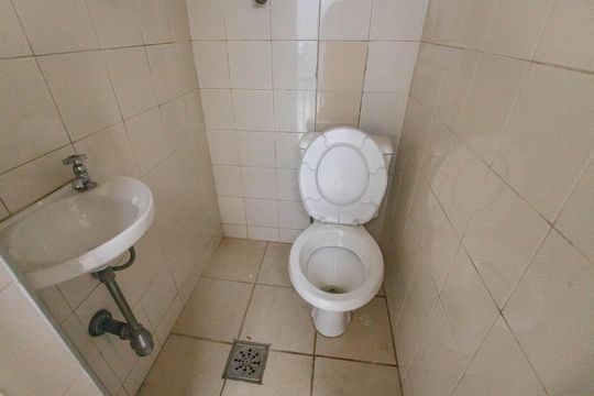 Banheiro de serviço  de casa para alugar com 4 quartos, 200m² em Suiço, São Bernardo do Campo