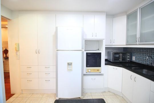 Cozinha de apartamento à venda com 2 quartos, 85m² em Petrópolis, Porto Alegre